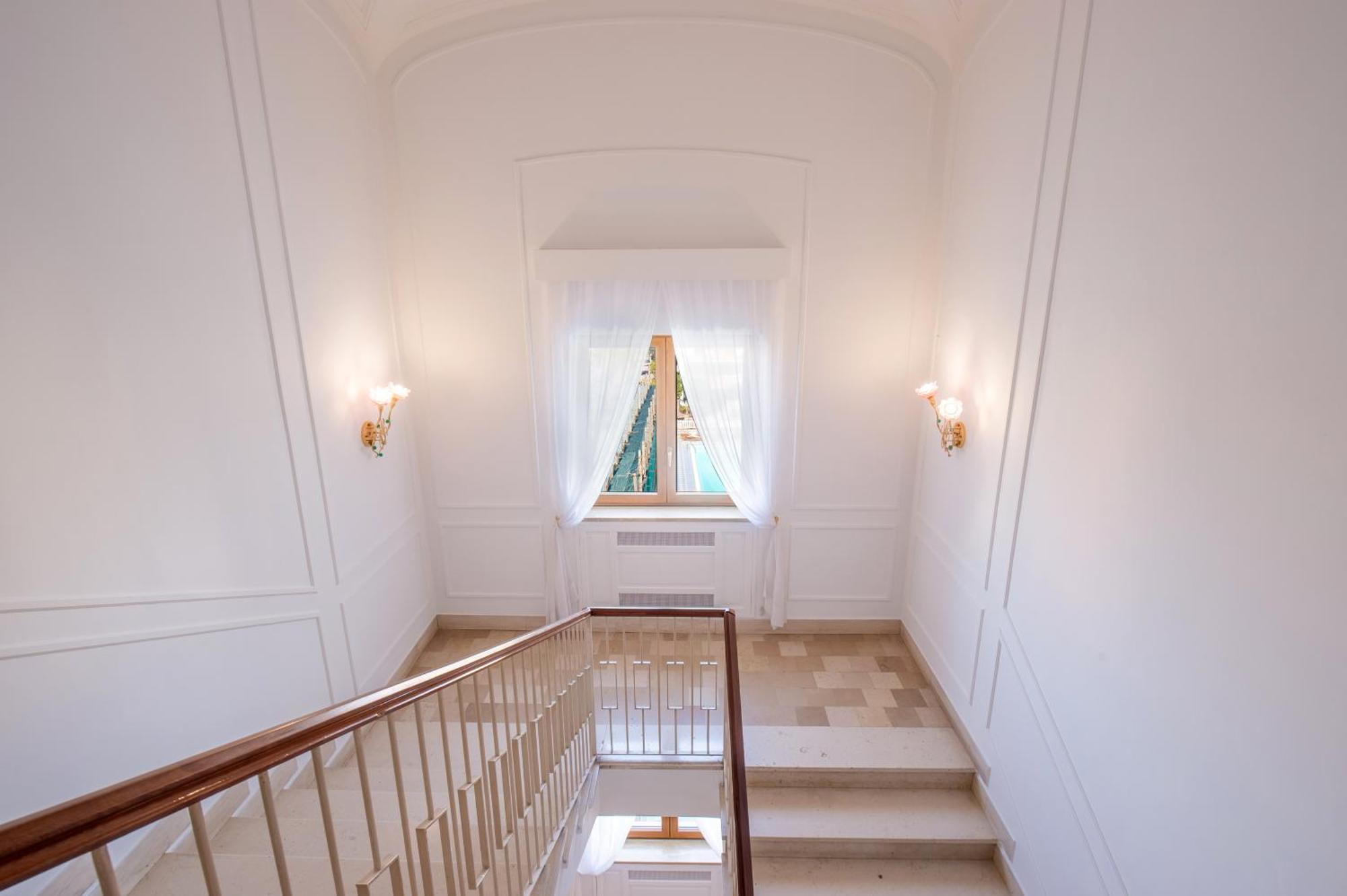 Grand Hotel Flora Соренто Екстериор снимка