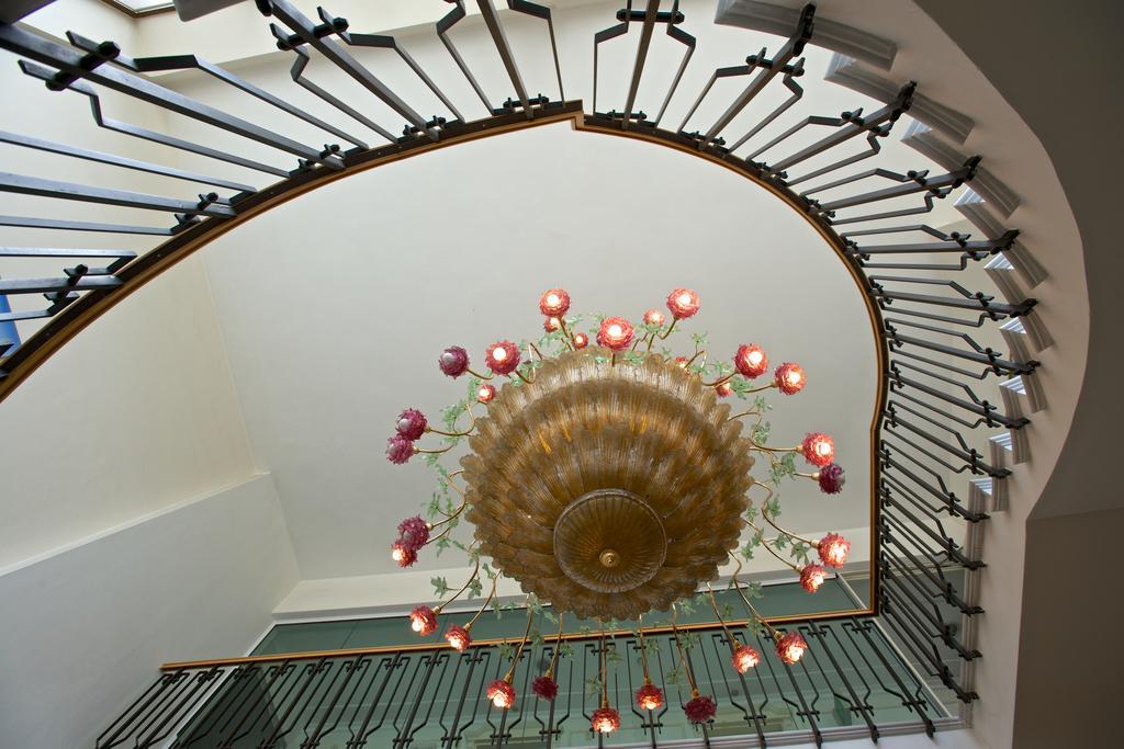 Grand Hotel Flora Соренто Екстериор снимка