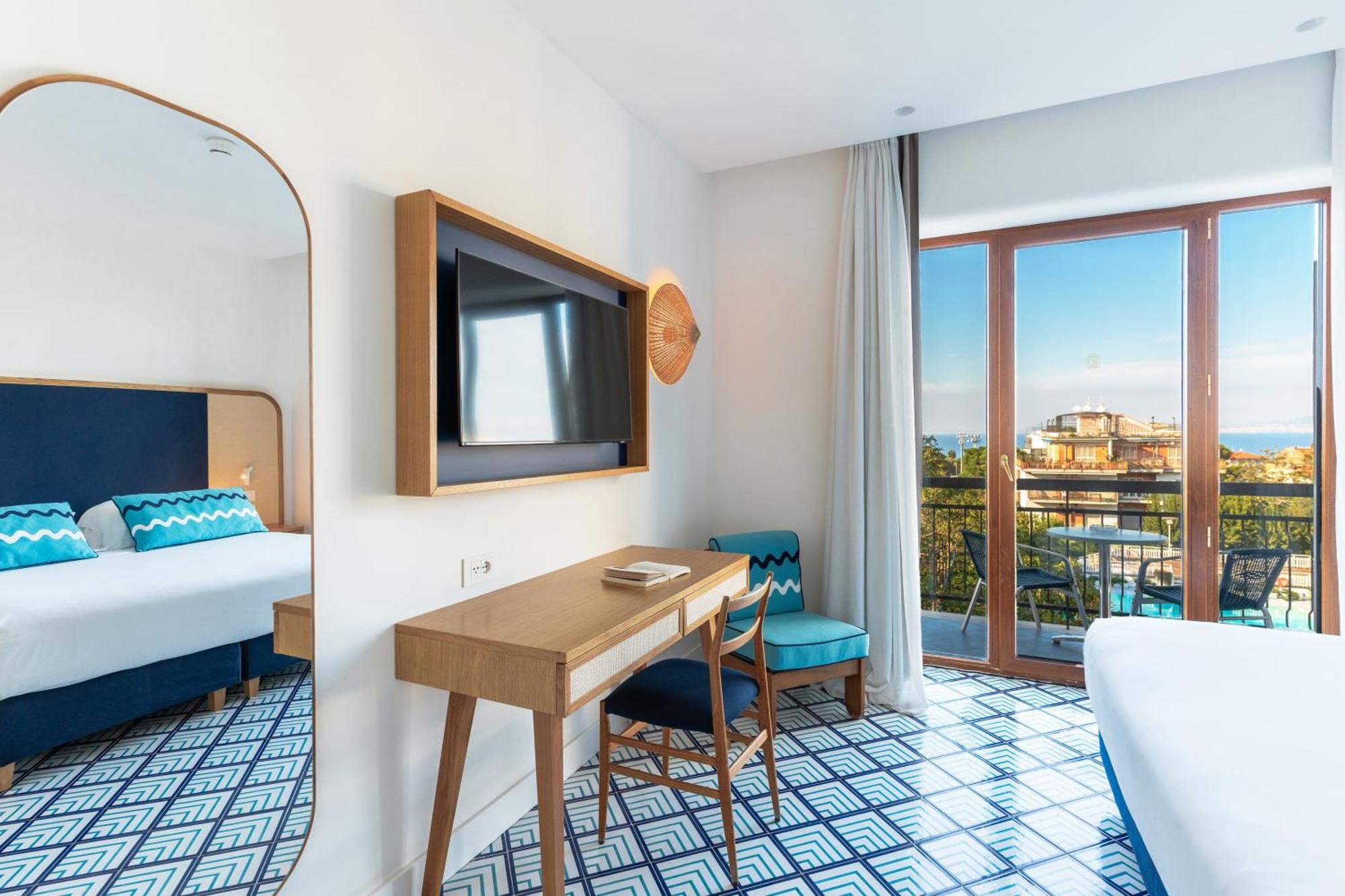 Grand Hotel Flora Соренто Екстериор снимка